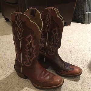 Ariat Cowgirl Boots, size 8.5